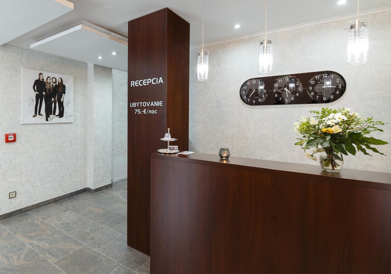 Hotel Bystra Снина Екстер'єр фото