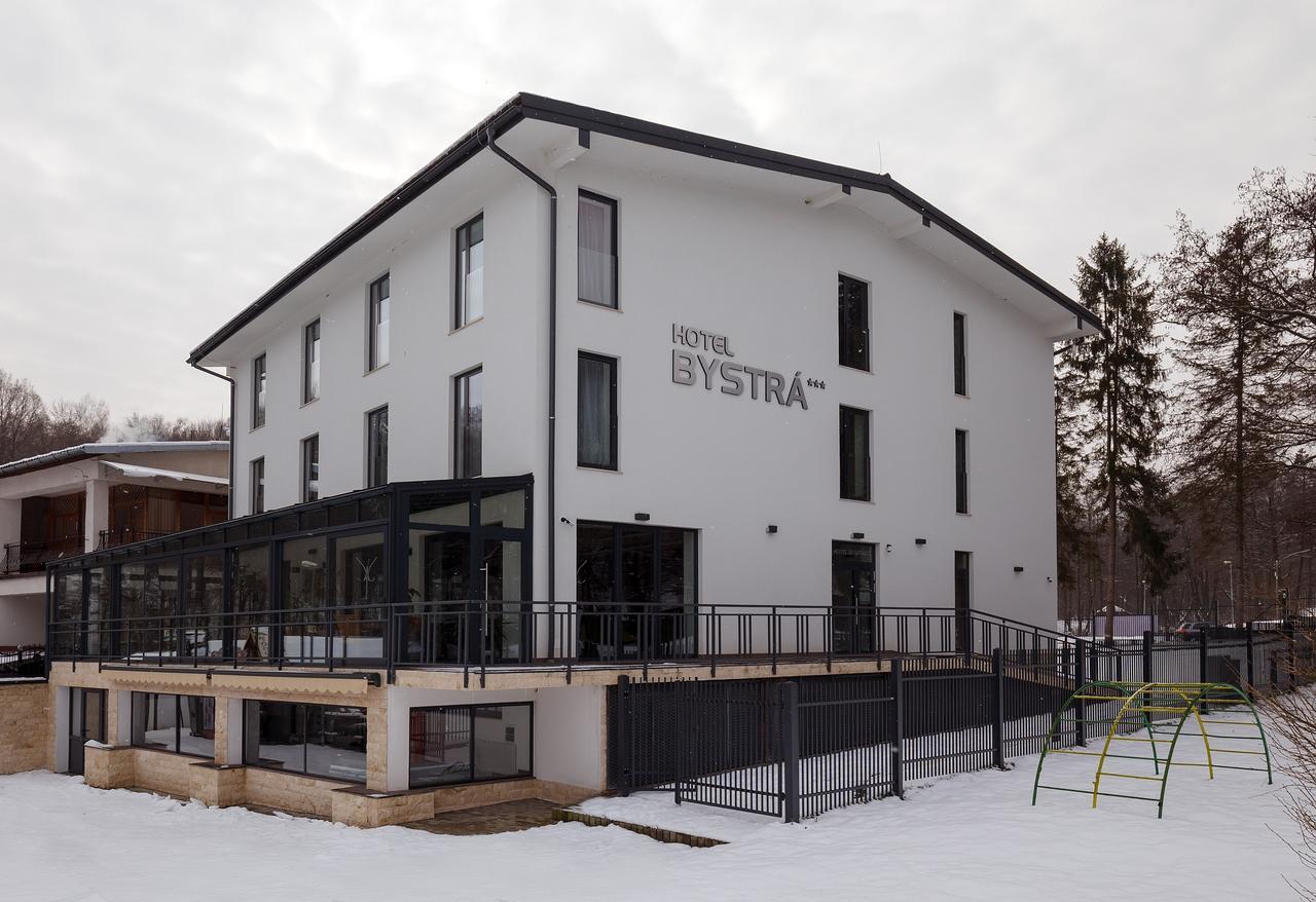 Hotel Bystra Снина Екстер'єр фото