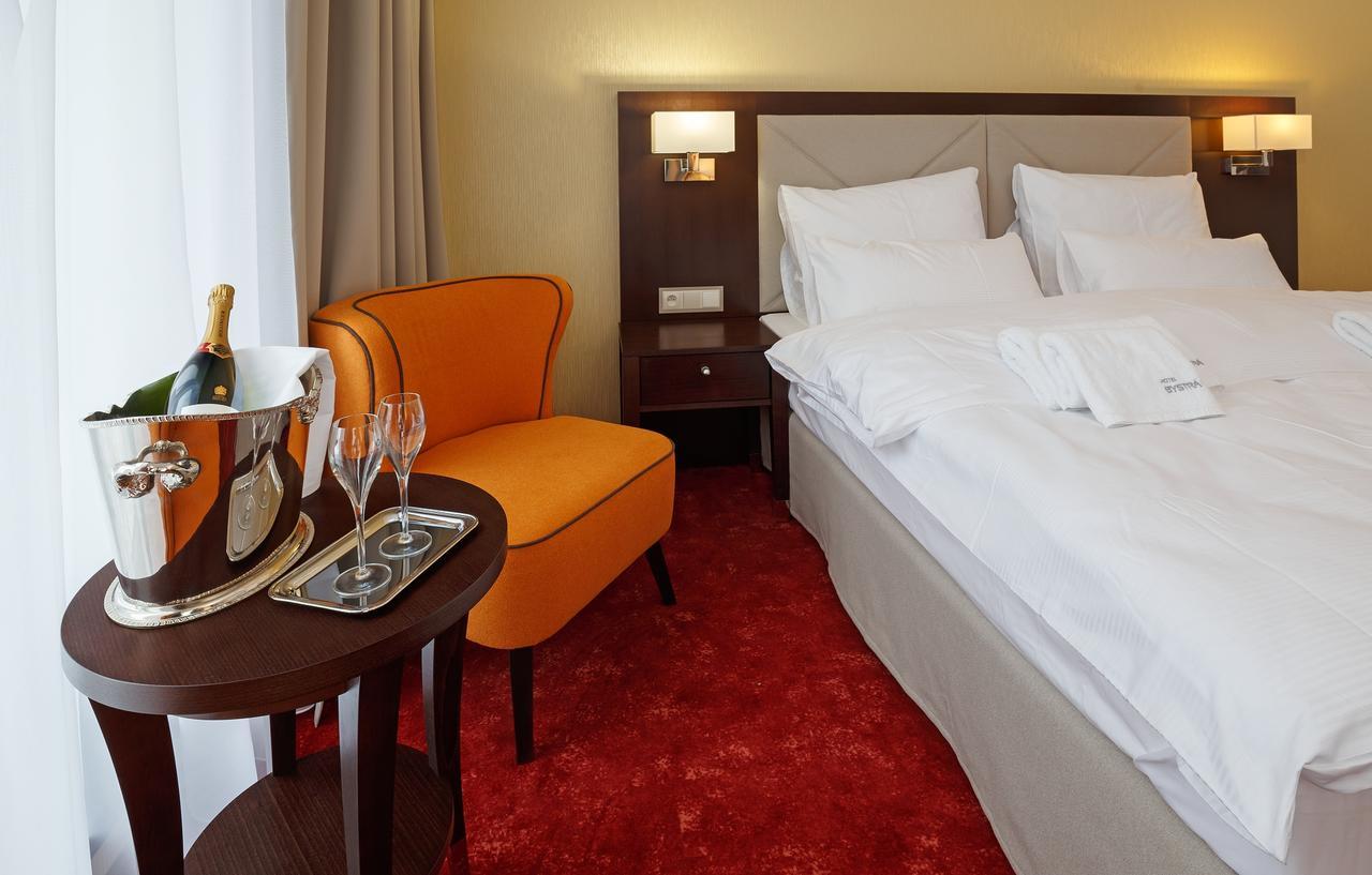 Hotel Bystra Снина Екстер'єр фото