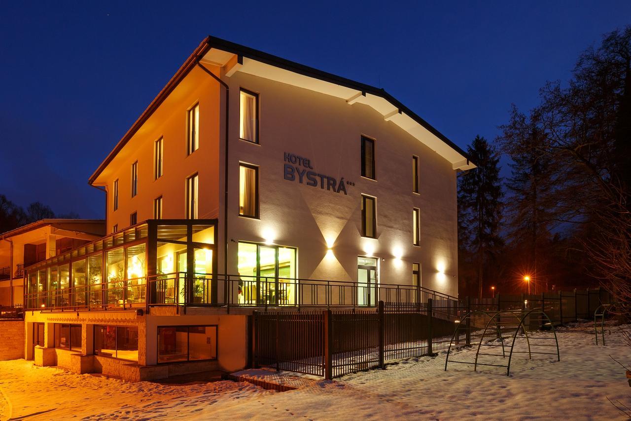 Hotel Bystra Снина Екстер'єр фото